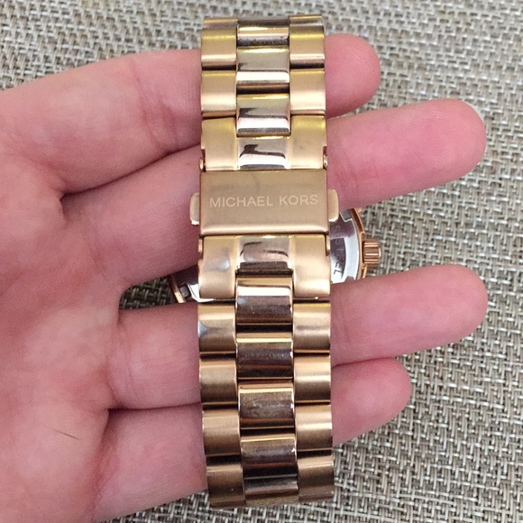 Michael Kors rose gold watch - Picture 4 of 7
